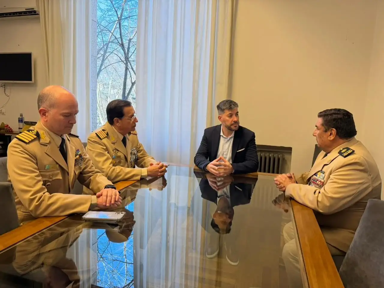 El encuentro tuvo como objetivo fortalecer el vínculo institucional entre el Concejo Deliberante y la fuerza de seguridad marítima.
