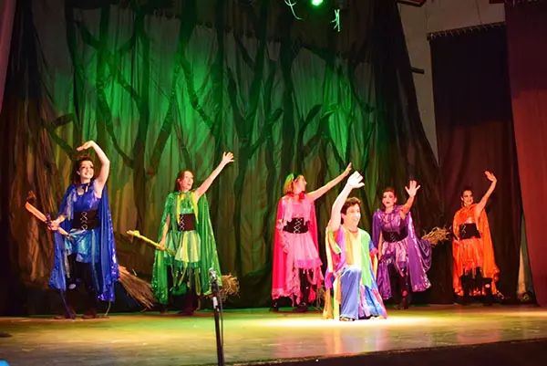 Comenzaron las actividades de vacaciones con una obra de teatro