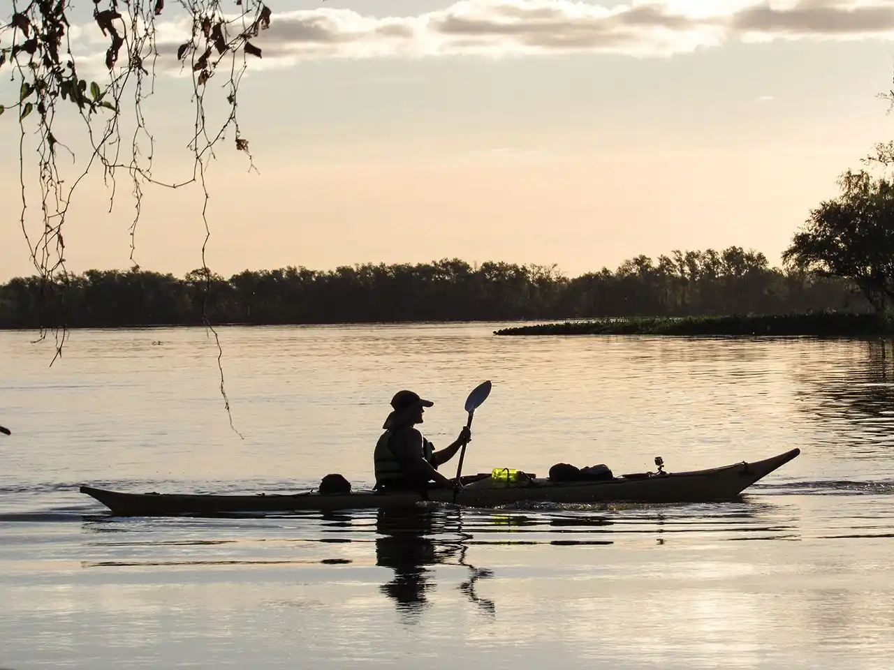 10 de febrero de 1990: El sexto raid de piraguas y kayaks, cuando la prueba era multitudinaria