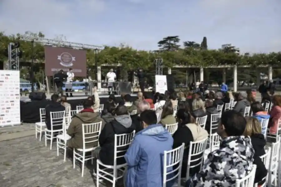 Miles de amantes de la cocina en la Semana de la Gastronomía en Rosario