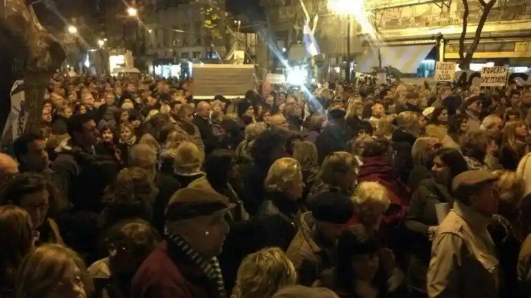 Movilización frente a la Procuración General para respaldar al fiscal Campagnoli 