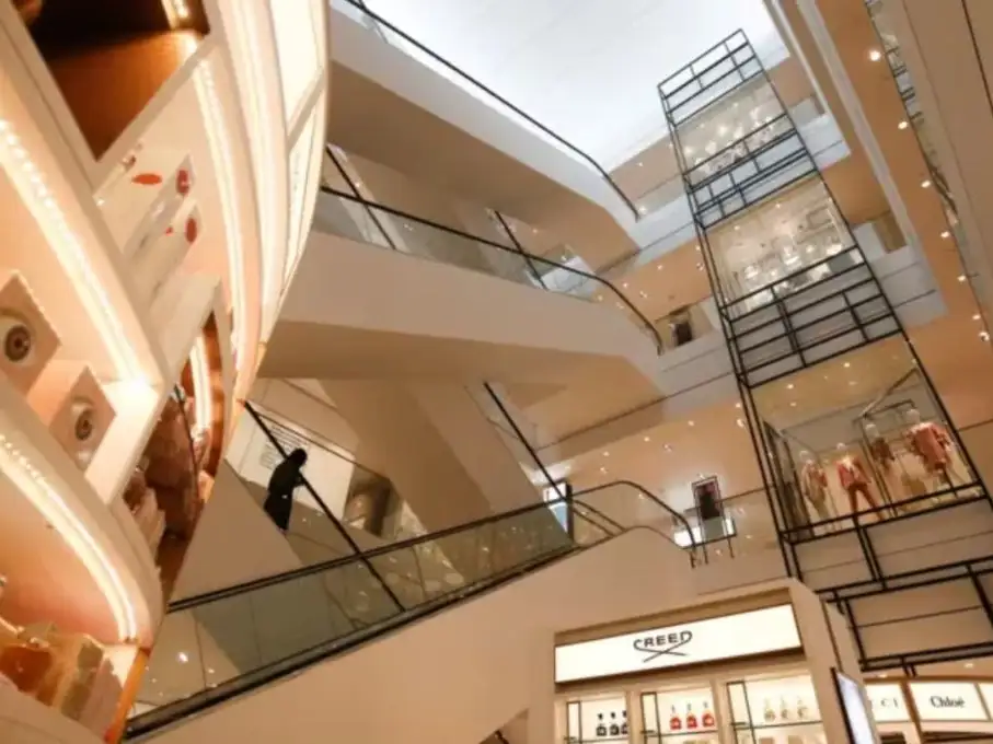 chica queda paralitica porque se le cayo un suicida arriba 3