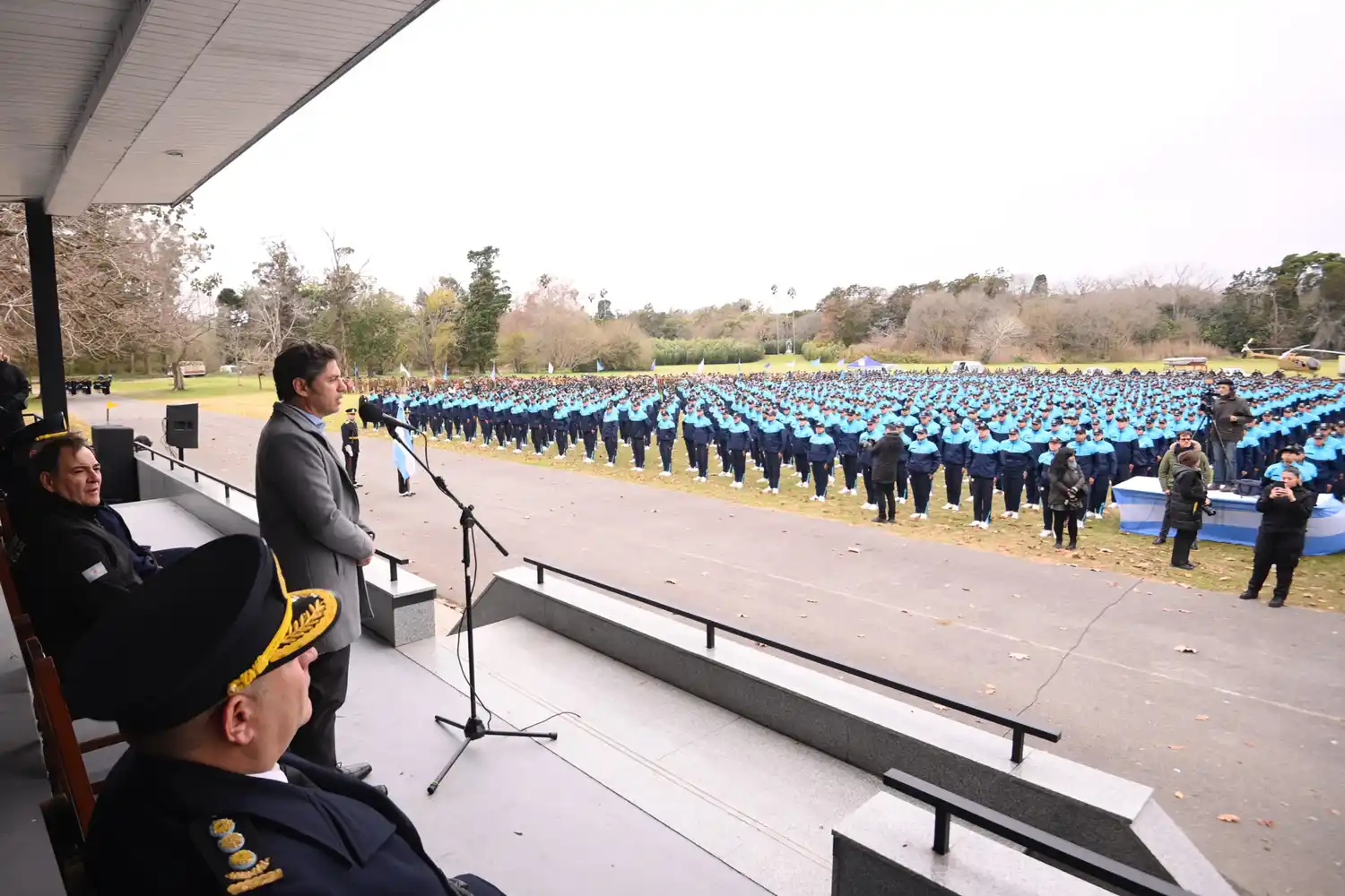Kicillof jura bandera cadetes - 1
