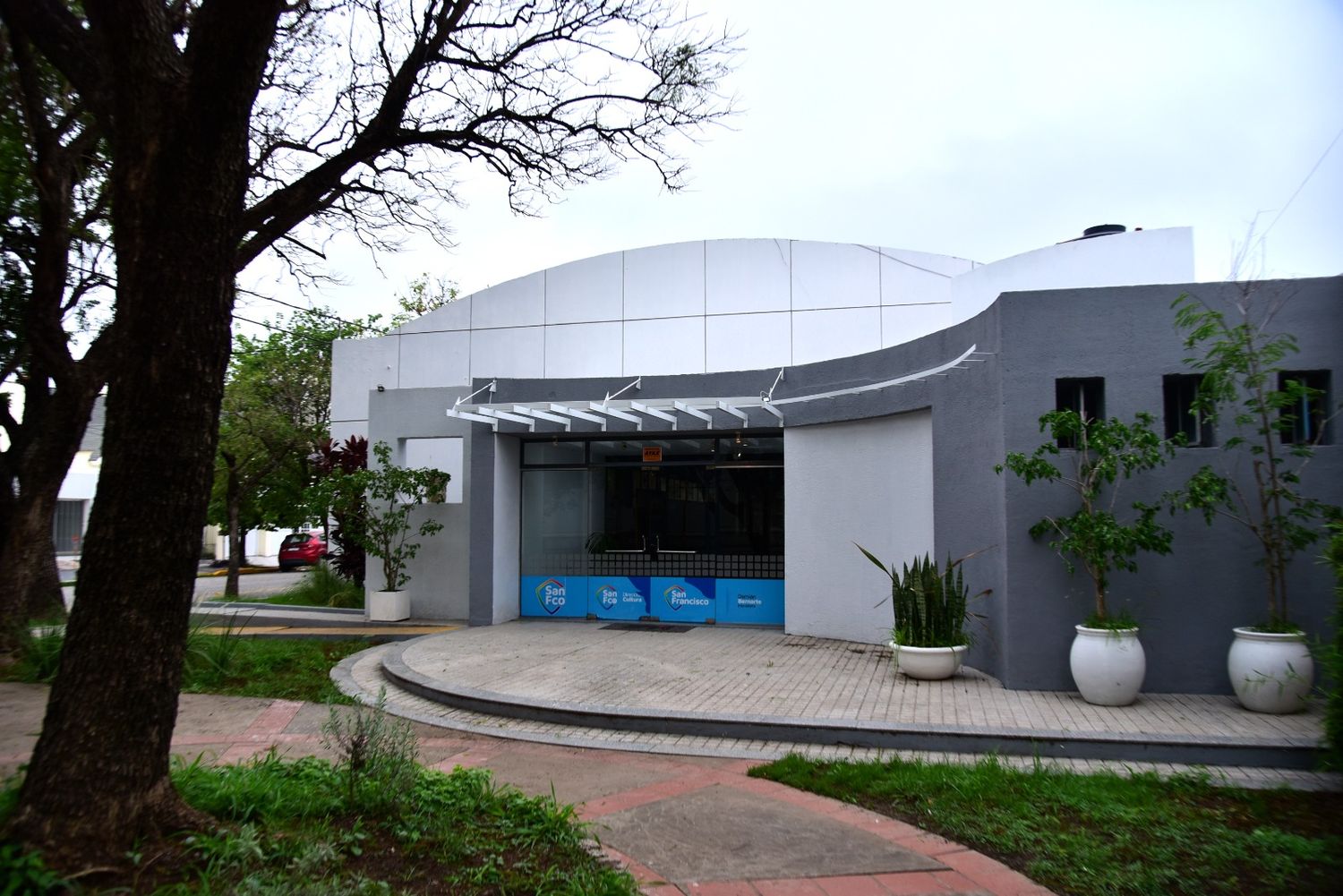 La Secretaría de Vinculación Educativa, Tecnológica y Productiva.