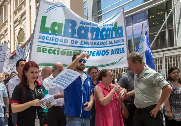 Marcha CGT: Desde las 11, no habrá bancos este 17 de agosto
