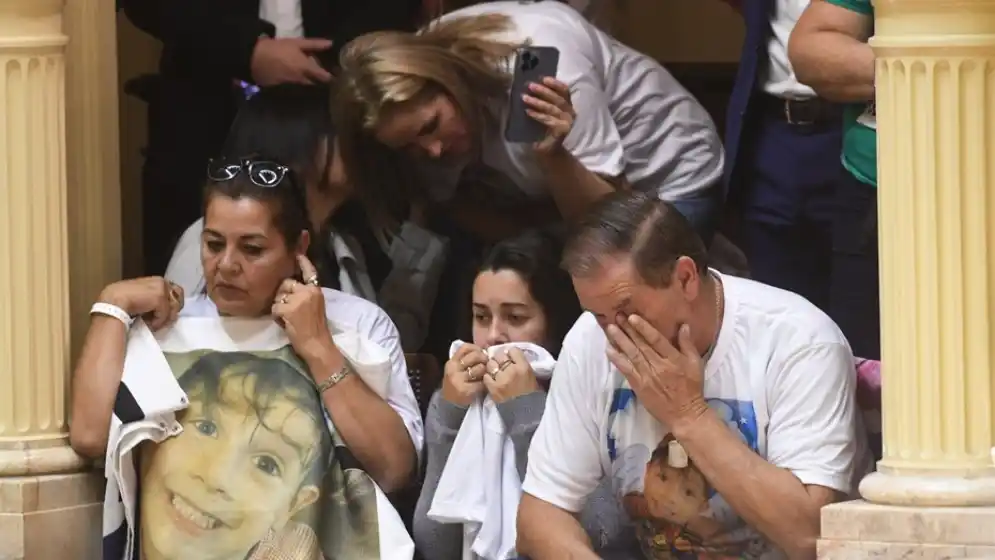 Con la familia Dupuy en el recinto, el Senado aprobó la «Ley Lucio»