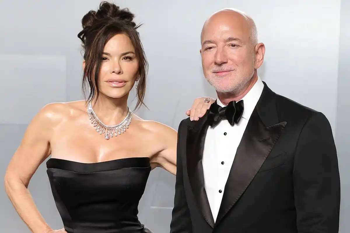 La oposición a los Bezos comenzó en febrero, tras ser anunciados como patrocinadores financieros.