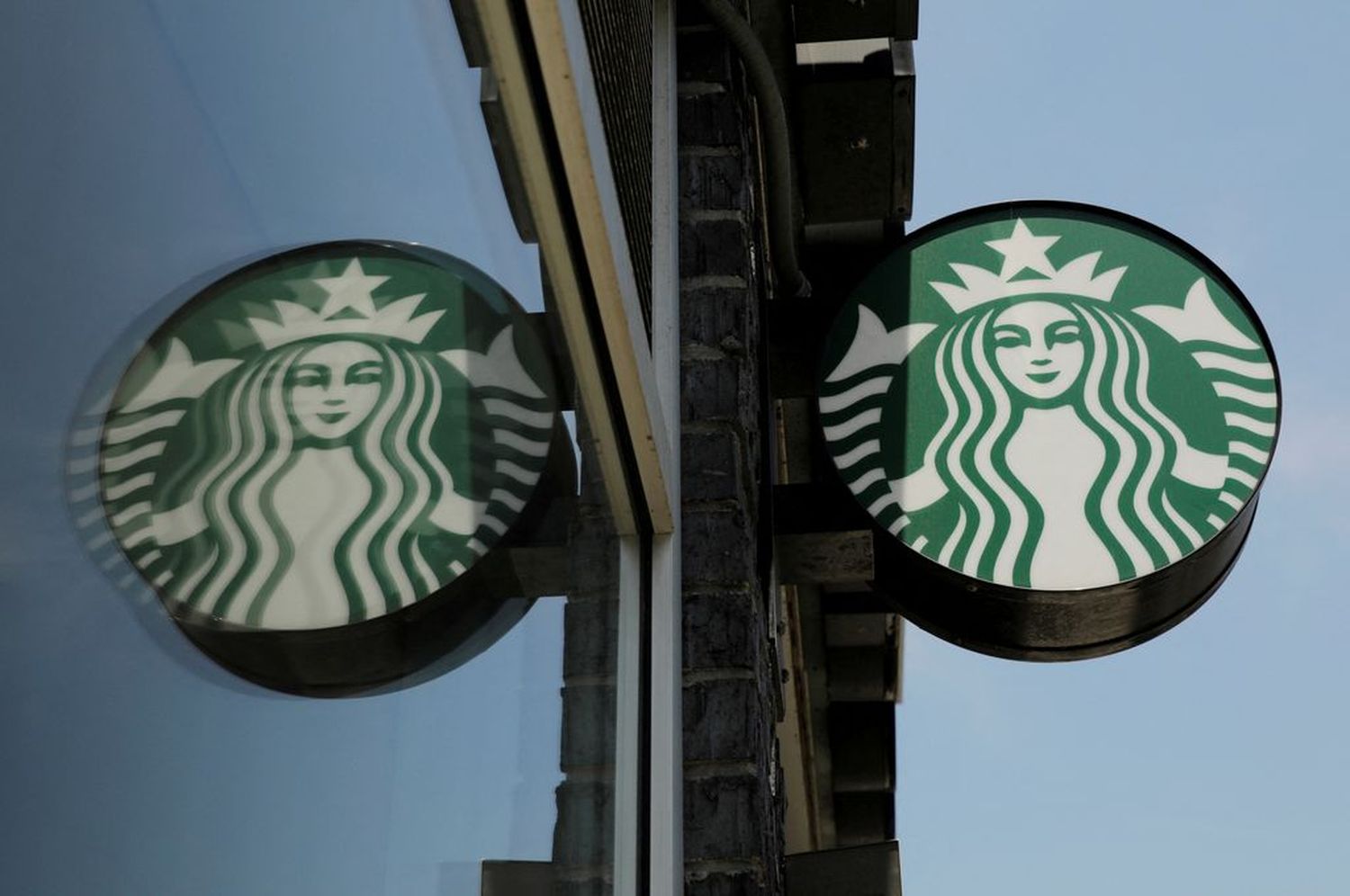 Alsea Global opera locales gastronómicos de las cadenas Starbucks y Burger King en América Latina, España y otros lugares del mundo. En la Argentina hay 134 locales de Starbucks y 119 de Burger King, que emplean a 7.000 trabajadores; mientras que a nivel regional la empresa cuenta con 700 locales y 14 mil empleados.