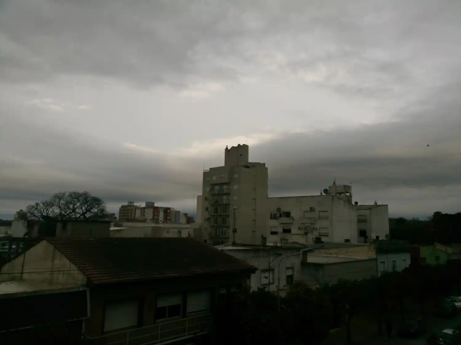 Sigue el alerta vigente para Tandil por fuertes tormentas y vientos intensos