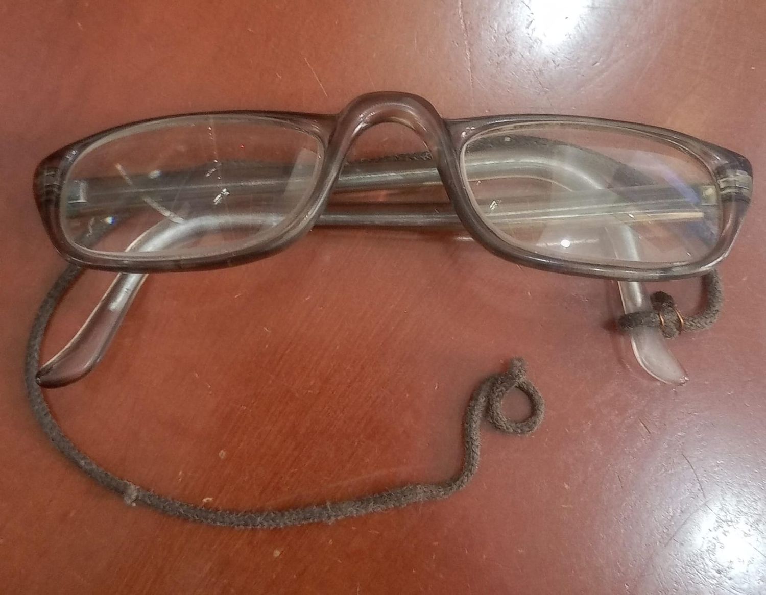 Anteojos encontrados en el Concejo Deliberante