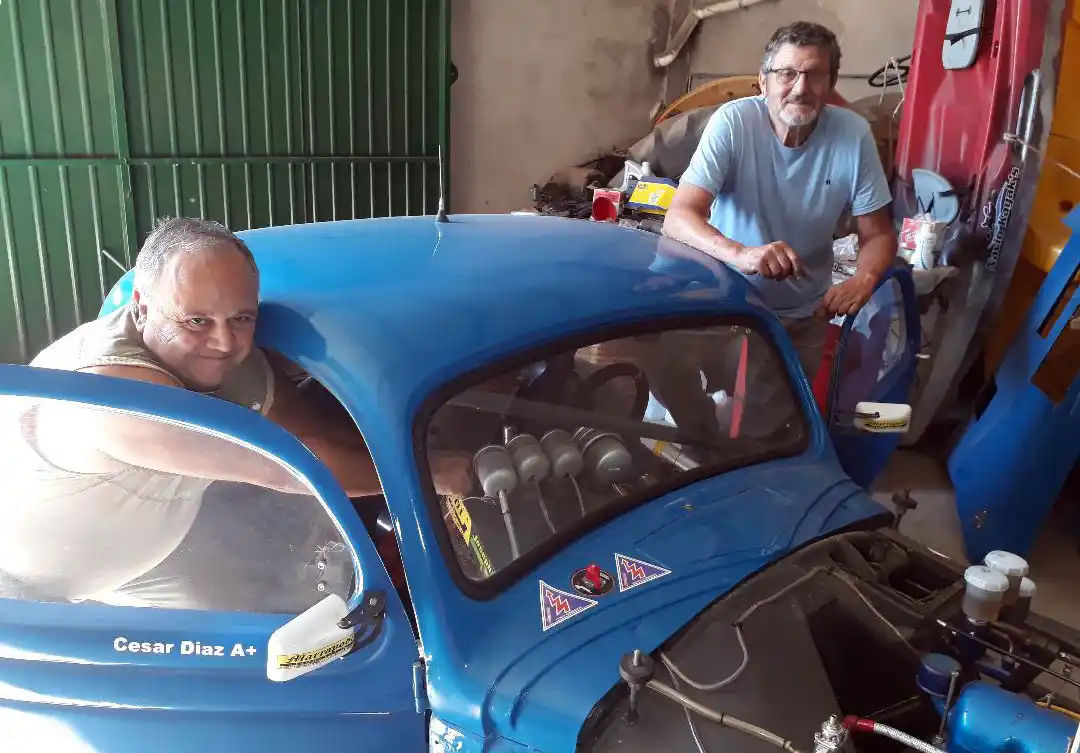 Muy motivado. Así se lo encontró a Julio César Díaz luego de probar en San Cayetano. En la secuencia, Hugo Bordacahar junto a Ford