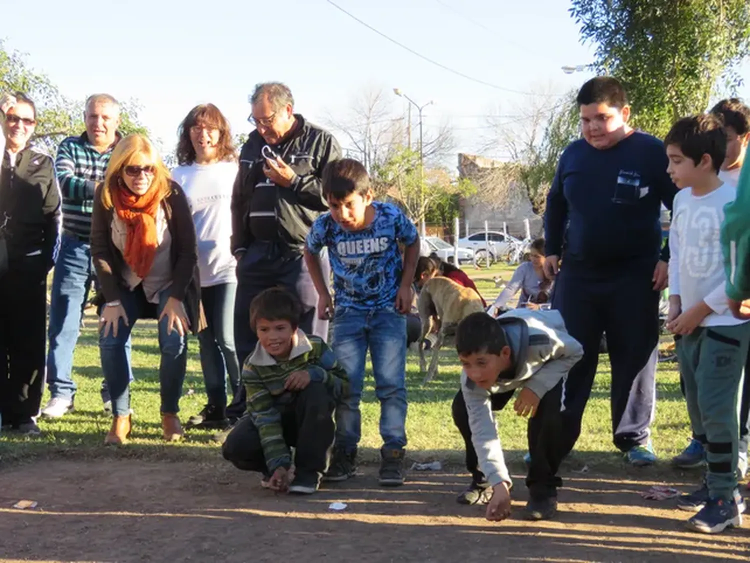 Torneo provincial de bolitas en plaza Ituzaingó de Teodelina