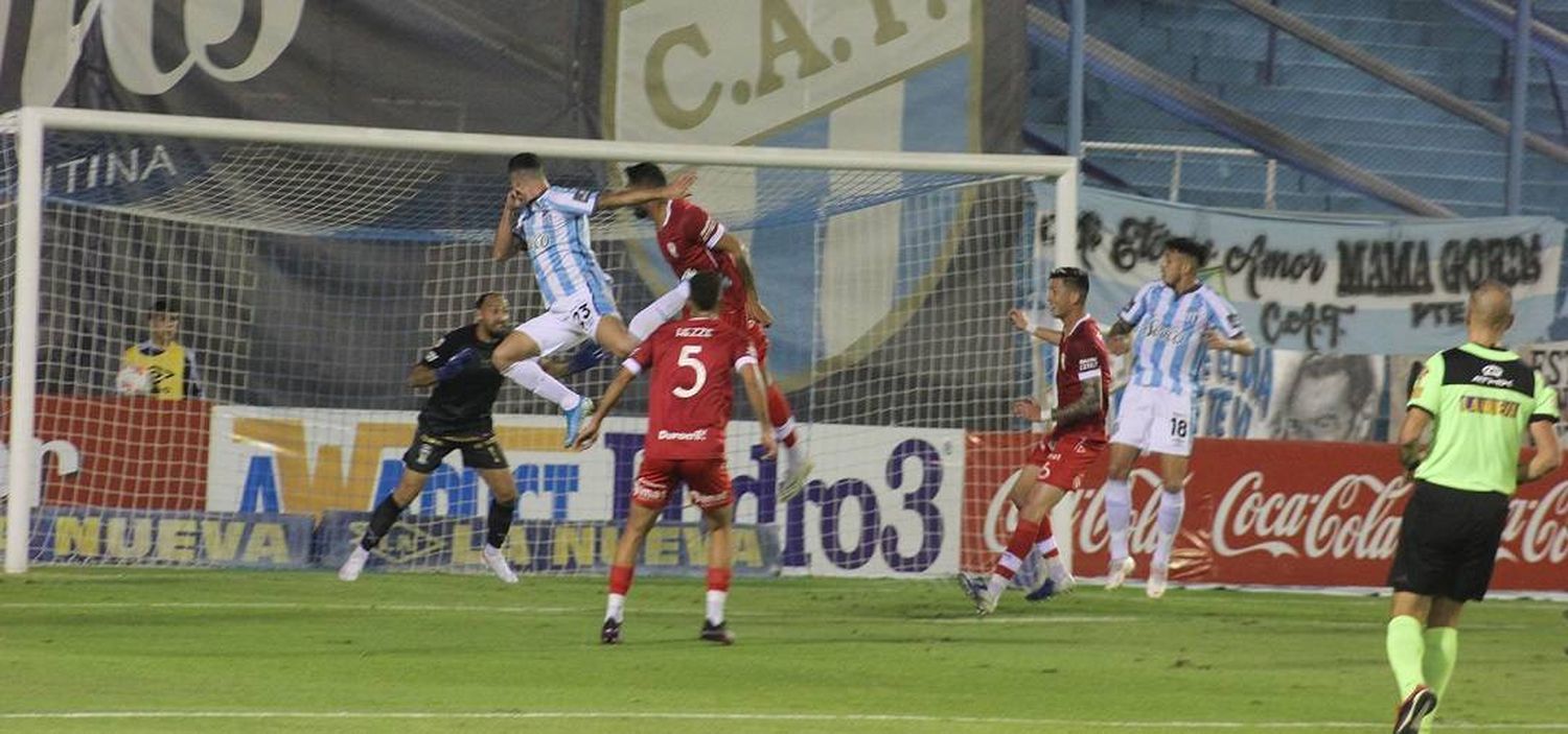 Atlético Tucumán se recuperó con una victoria ante Huracán