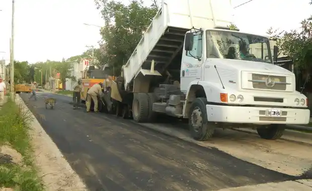 Pavimentaron un sector de Rivadavia