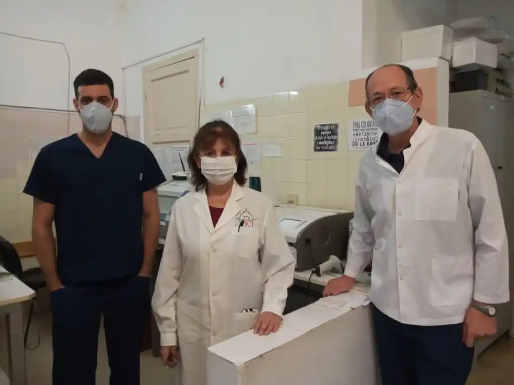 El rol "silencioso y fundamental" del laboratorio de urgencias del Centenario