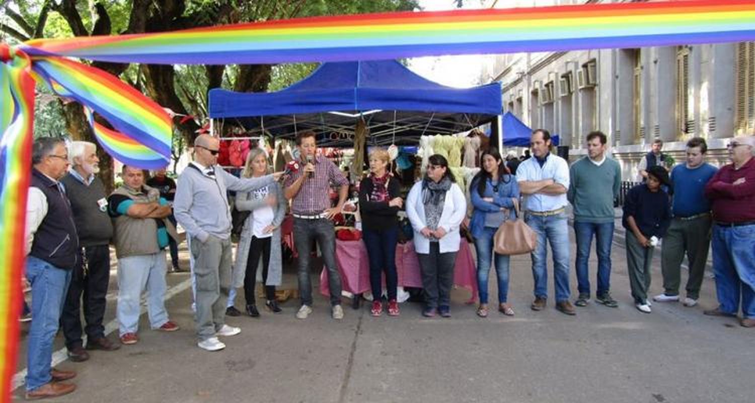 El Centro de Estudios Históricos que funciona en el Museo Histórico Regional Fray José María Bottaro prepara para el viernes 25 de mayo una actividad a beneficio de esa institución. Se trata de un evento gastronómico y cultural, que propone introducir a l