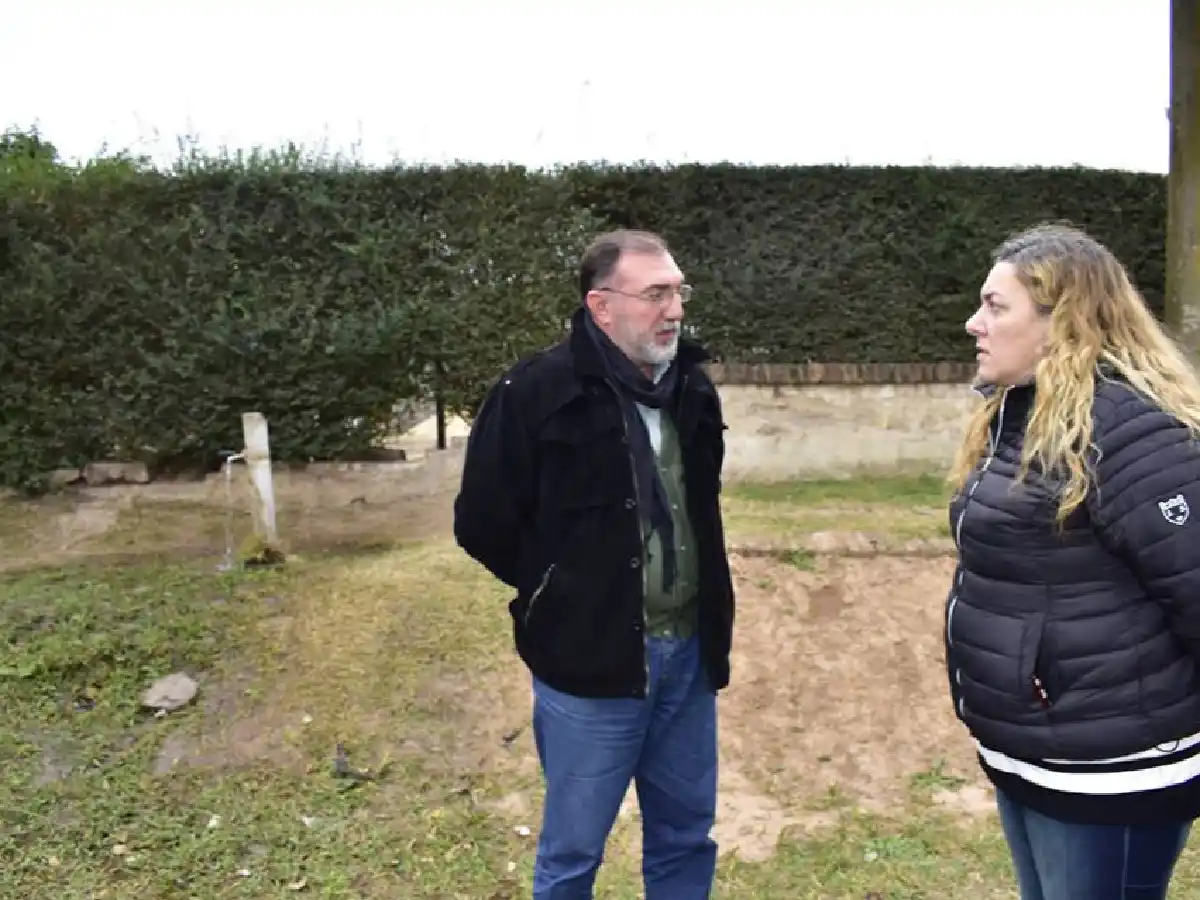 Luminarias y limpieza, lo que piden los vecinos al municipio de Frontera 