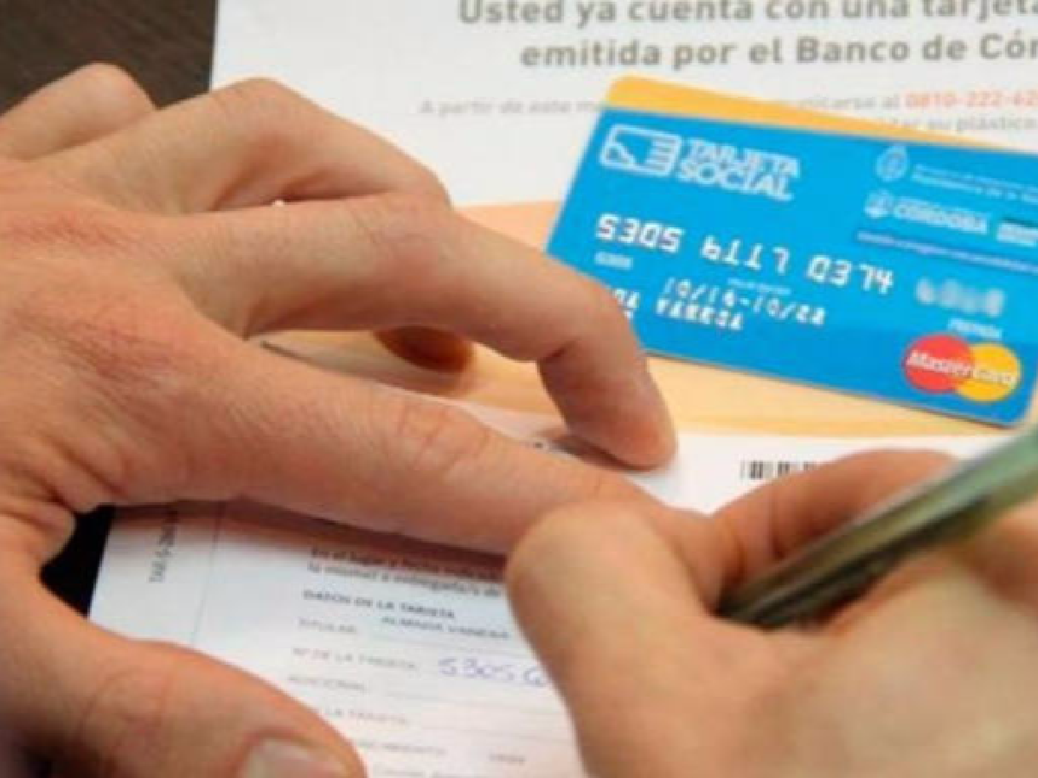 Schiaretti anunció un extra de $2.000 para la Tarjeta Social