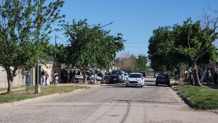 allanamiento operativo barrio zazpe rafaela 23 microtrafico policia patrullero radio rafaela - 4