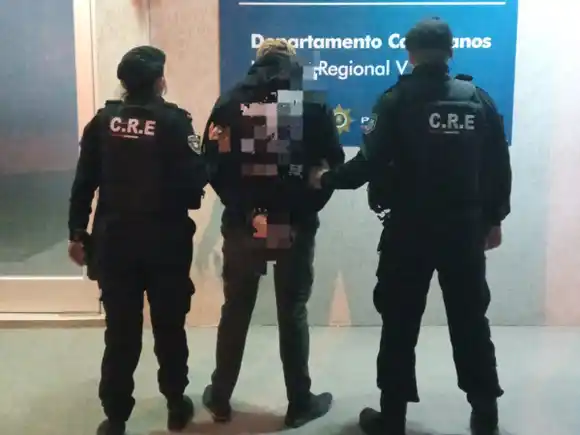 Se metió a una casa para robar, pero lo atraparon en el balcón y terminó detenido