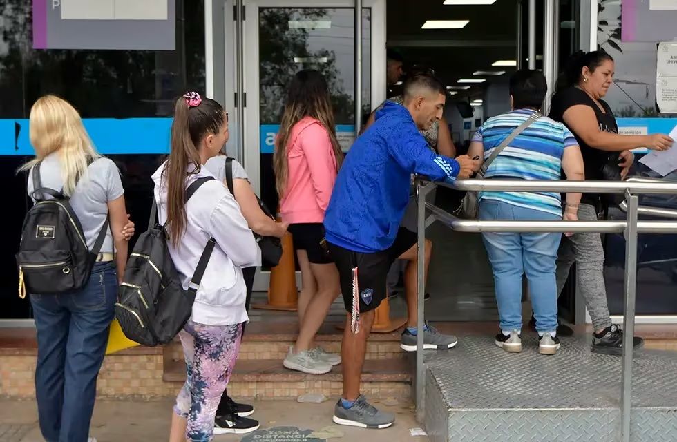 El gobierno de Milei dará de baja 27 mil planes sociales
