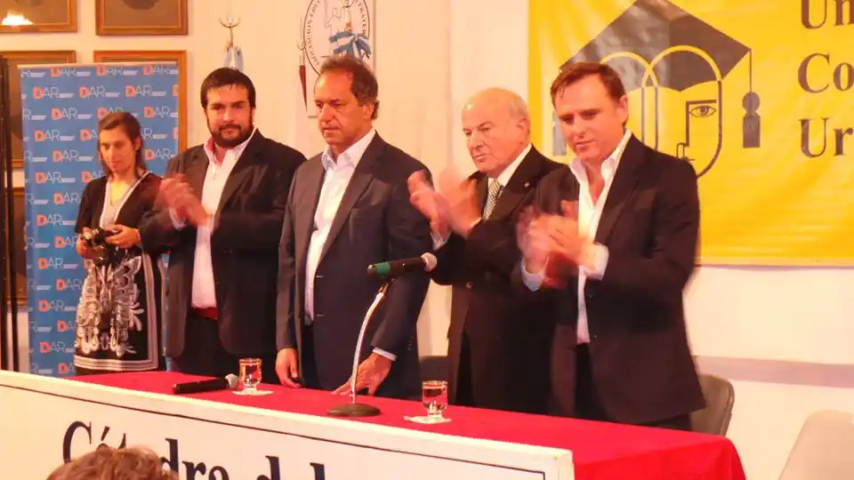Erro se reúne con Scioli y cuestiona la reforma electoral	