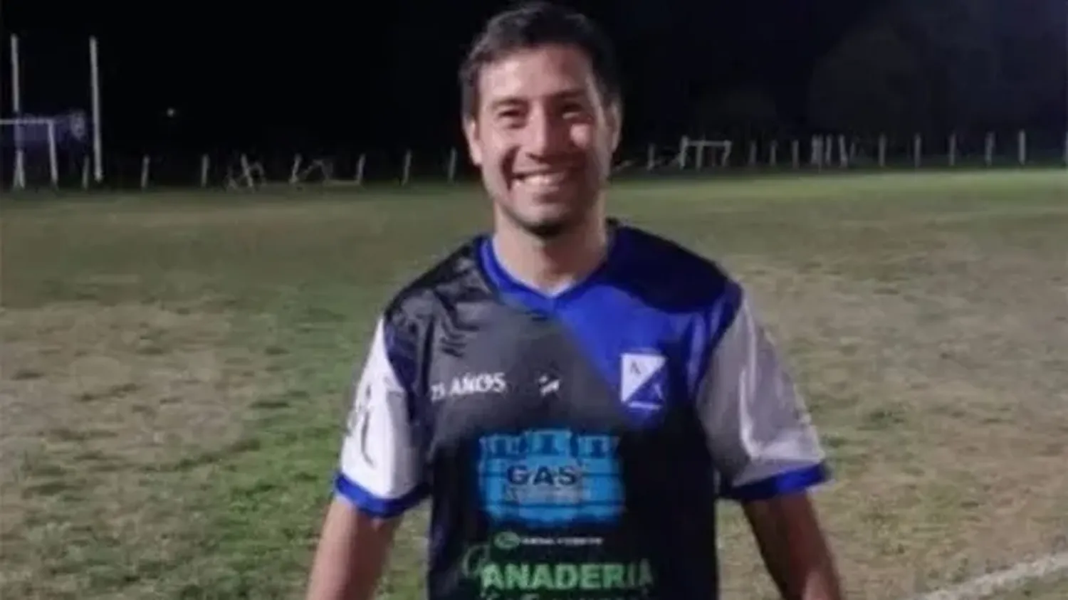 San Salvador: futbolista falleció tras impactar contra un muro perimetral