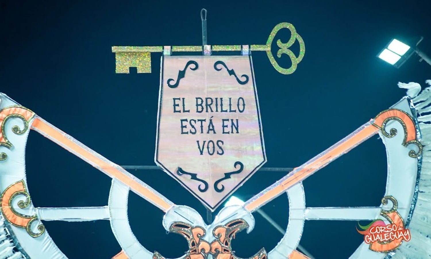 El mensaje de Si Si en la carroza final-