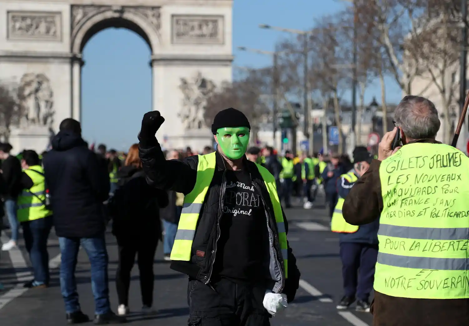 Los chalecos amarillos volvieron a manifestarse en Francia 