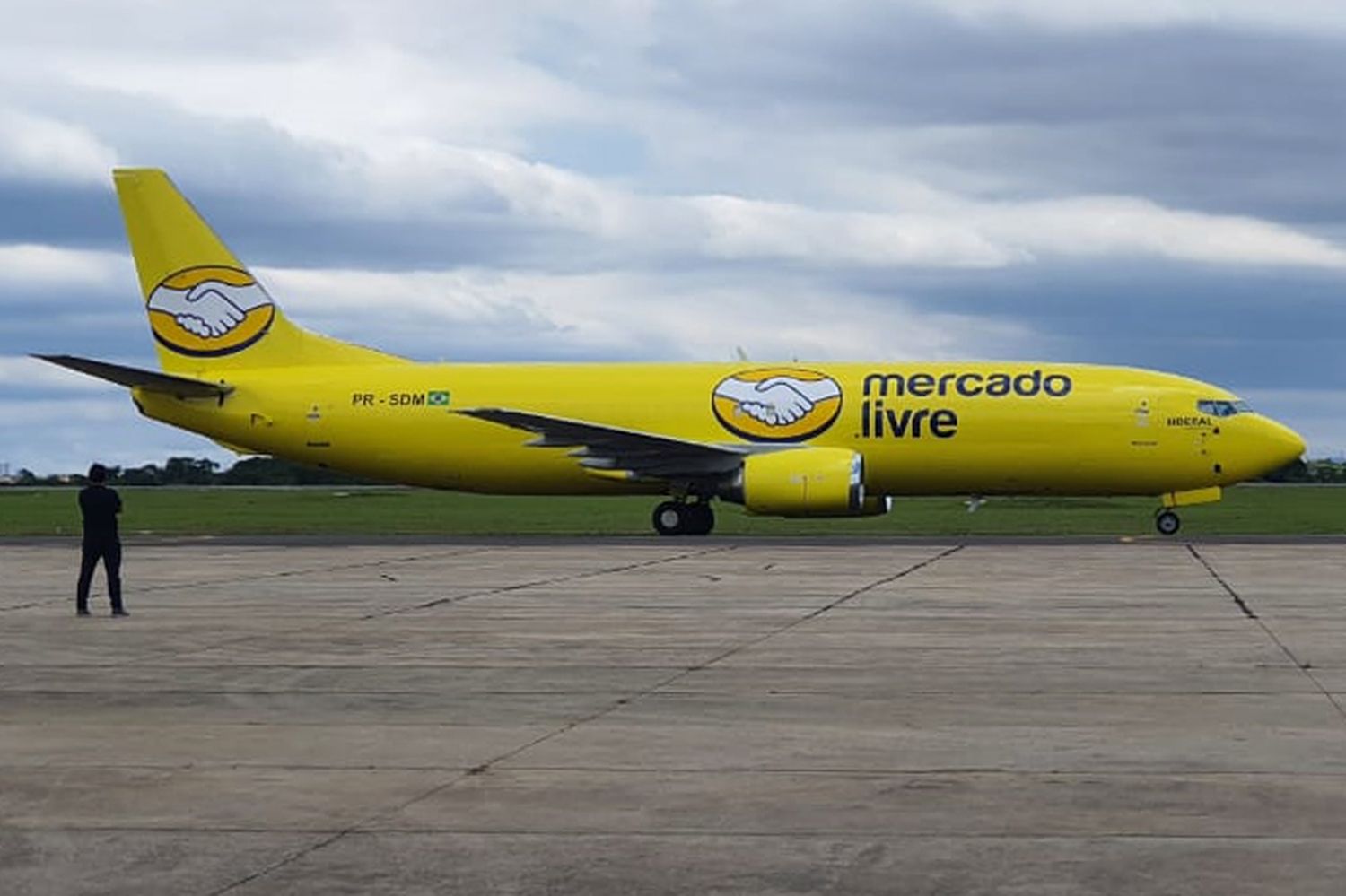 Brasil: Primer avión de carga con esquema de pintura de Mercado Libre