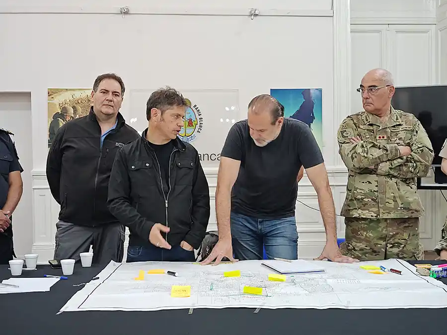 El gobernador Axel Kicillof en Bahía Blanca
