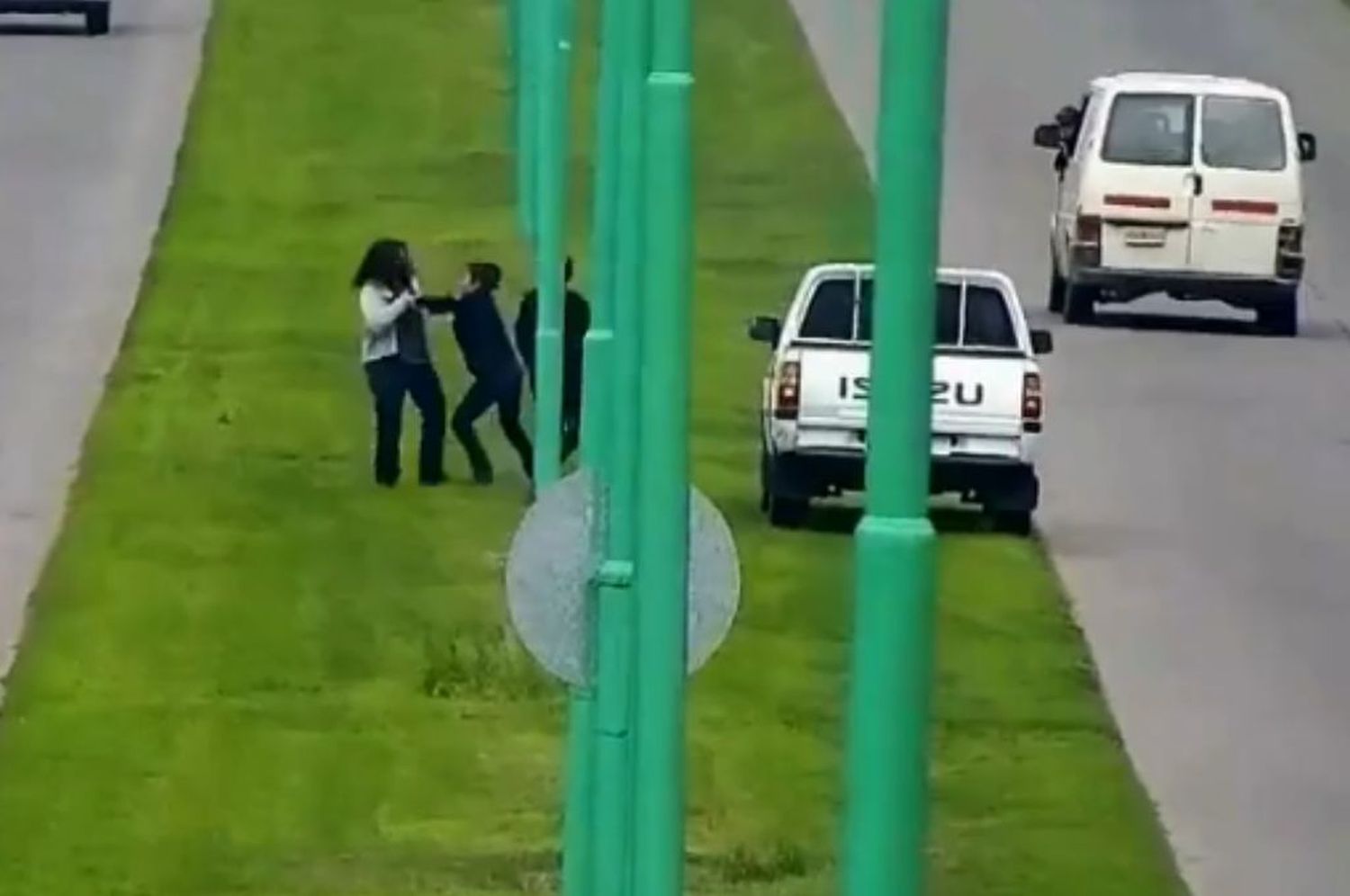 Policía interviene en una violenta discusión de tránsito