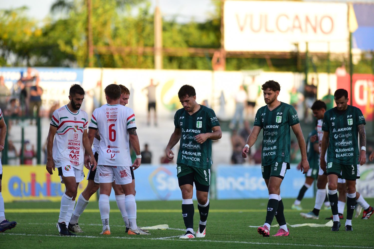 Sportivo goleó a Las Parejas en la primera rueda.