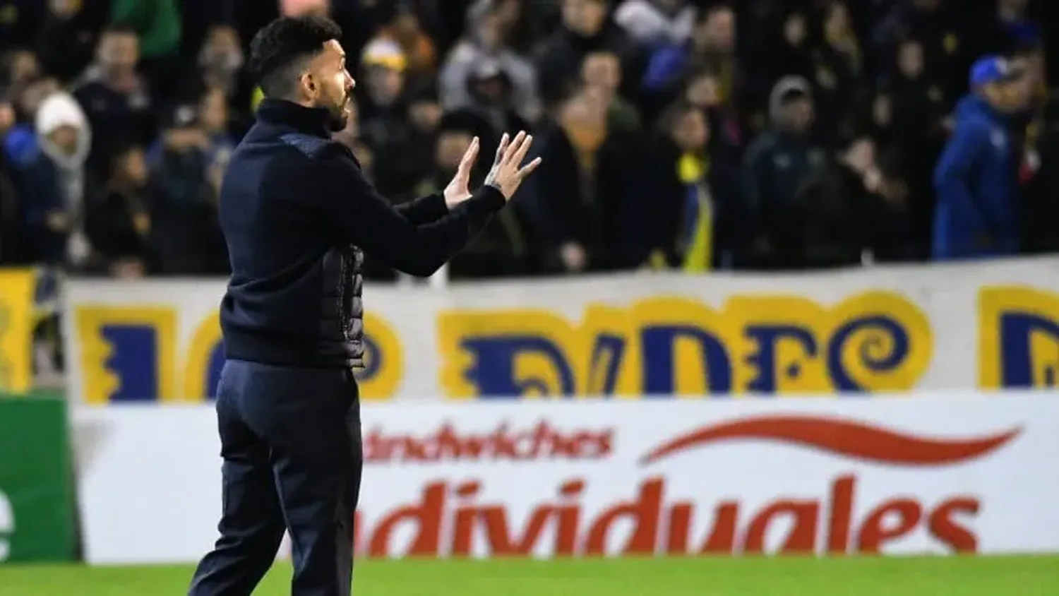 Bomba en Independiente: Carlos Tevez es el nuevo entrenador del Rojo