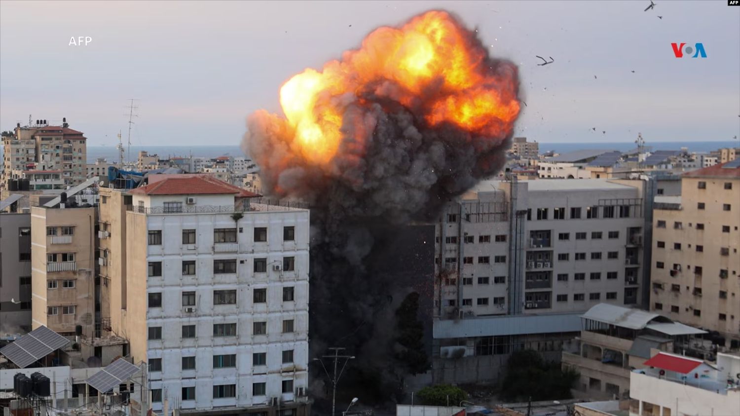 Israel y Hamás luchan por segundo día después del ataque sorpresa del grupo militar