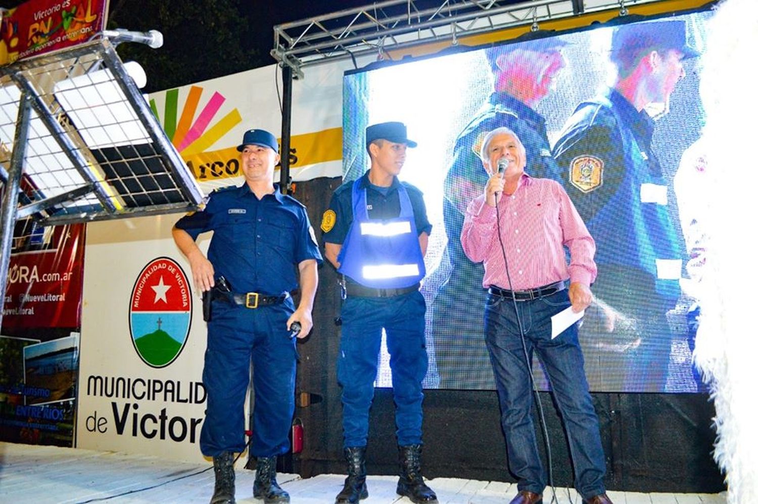 Distinguieron al agente Darío Melgarejo durante la noche de carnaval de Victoria