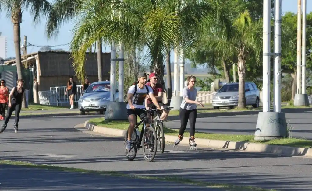 Martes agradable con cielo despejado en la ciudad de Santa Fe