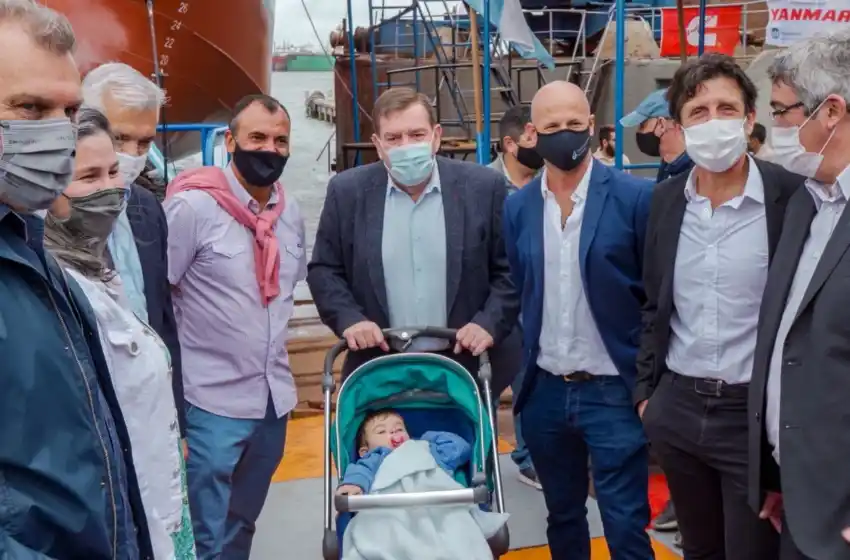 Se botó un nuevo buque construido en Mar del Plata