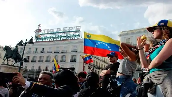 VENEZOLANOS Y COLOMBIANOS: los que piden más asilo en países de  Europa