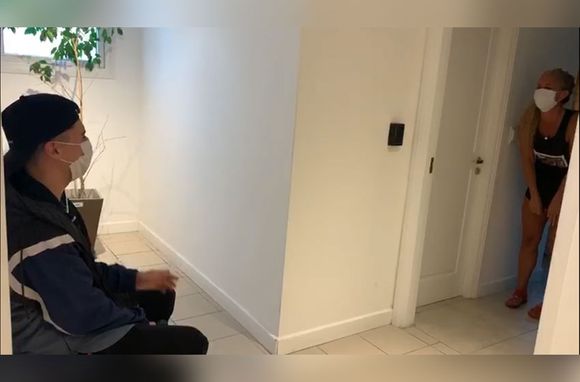 El emotivo reencuentro de una marplatense con su hijo tras 65 días varada en El Salvador