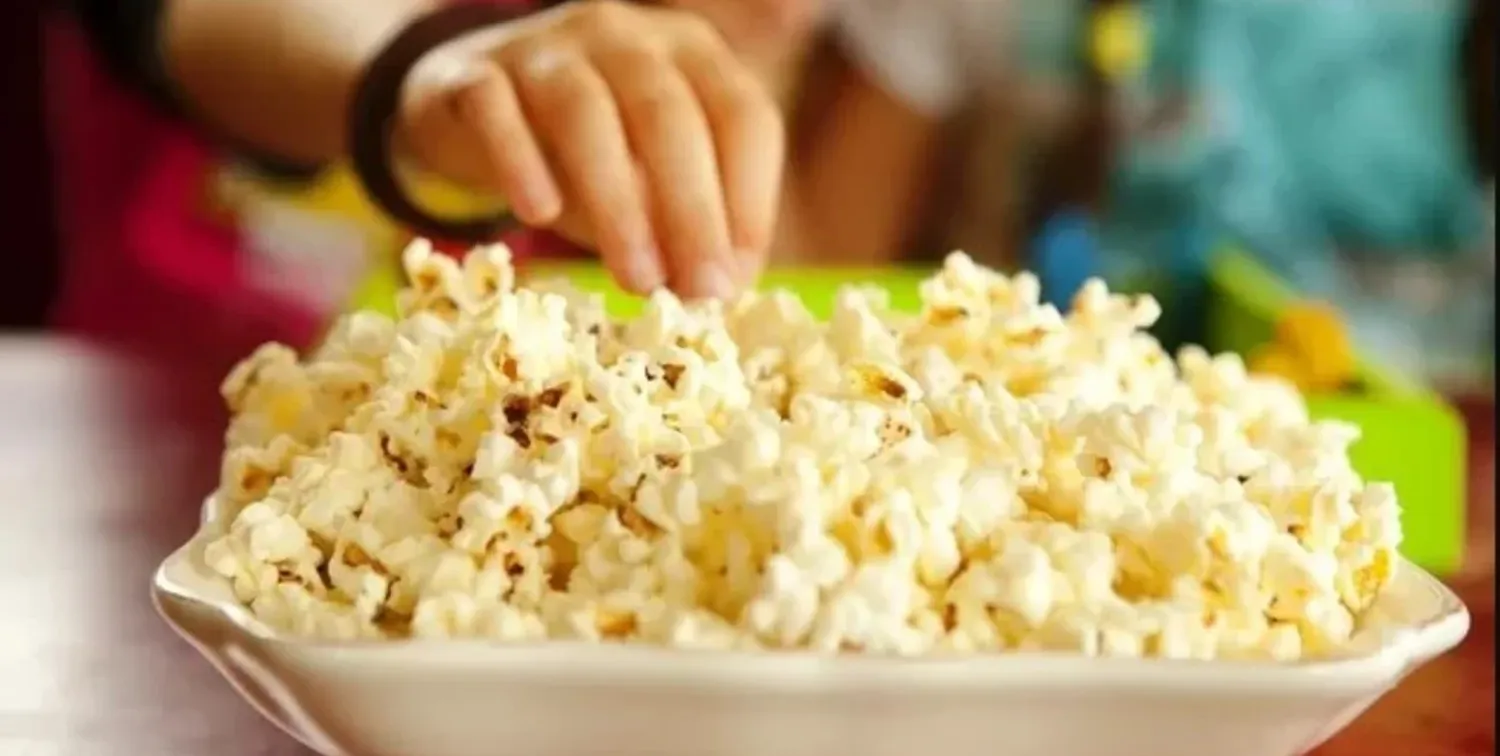 Niños y adultos se deleitan por igual con este aperitivo tan sencillo como popular, que sorprende por los diversos nombres con los que se las conoce en cada parte del mundo.