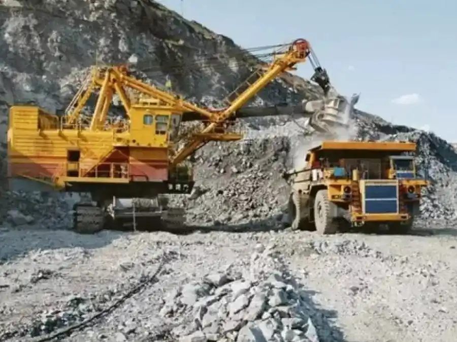 La firma canadiense ya abrió accesos y comenzó a perforar en uno de los proyectos más avanzados del sur provincial.