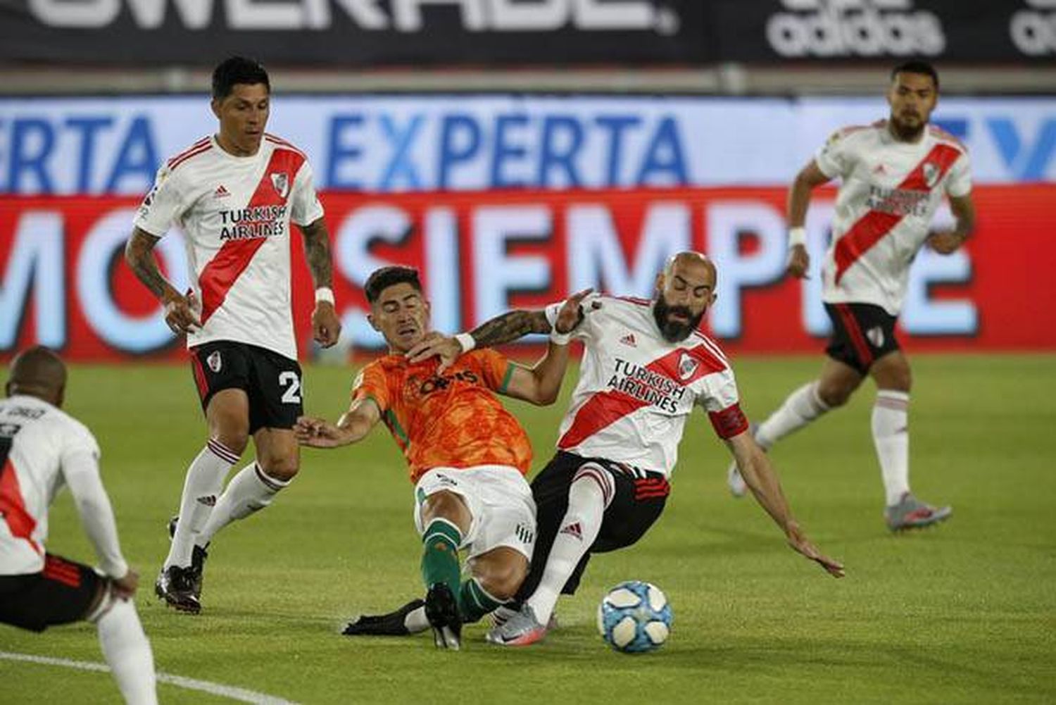 Banfield le ganó a River 3 a 1 por la Copa de la Liga Profesional