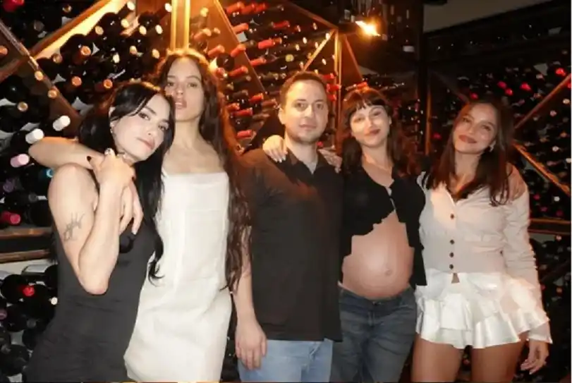 Rosalía disfrutó de la noche porteña junto a Lali Espósito, Emilia Mernes y Úrsula Corberó