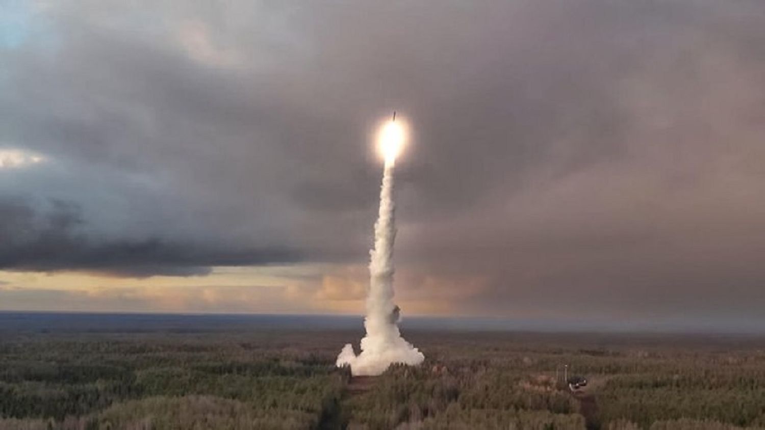 ¡URGENTE! RUSIA LANZA MISIL  balístico intercontinental contra UCRANIA