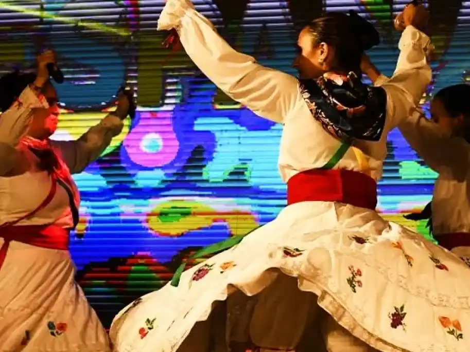 La agenda contará con la participación de más de 1000 artistas que garantizarán cercanía y presencia en cada municipio a través de diversos circuitos culturales.