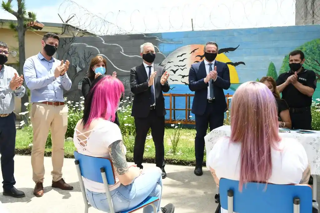 La Provincia lanzó un plan para  documentar a 5500 privados de  libertad en cárceles