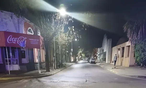 Buscan a automovilista que se dio a la fuga tras chocar a un hombre y su hijo que iban en moto