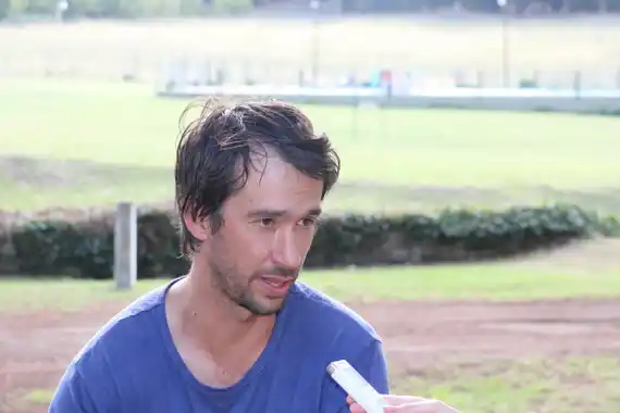 “Ninguno de los dos extremos es bueno”, dijo Cerone