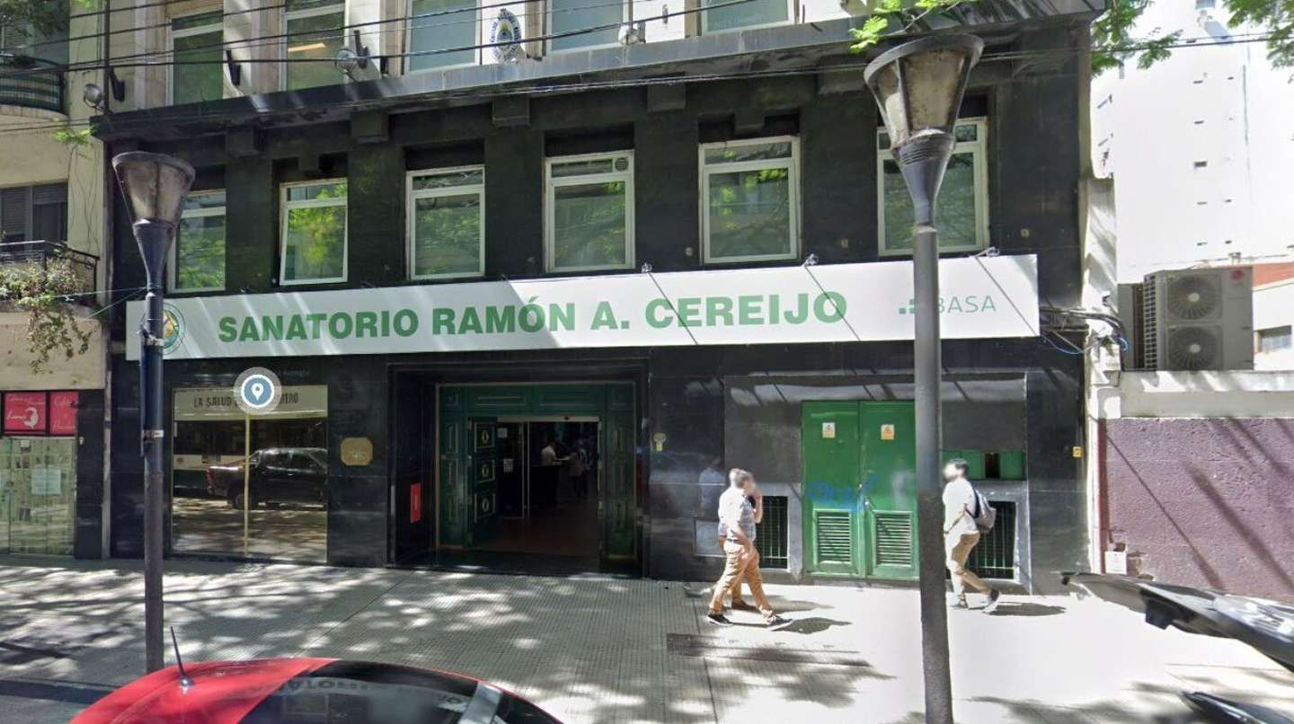 Allanaron una clínica porteña y encontraron seis cuerpos en descomposición
